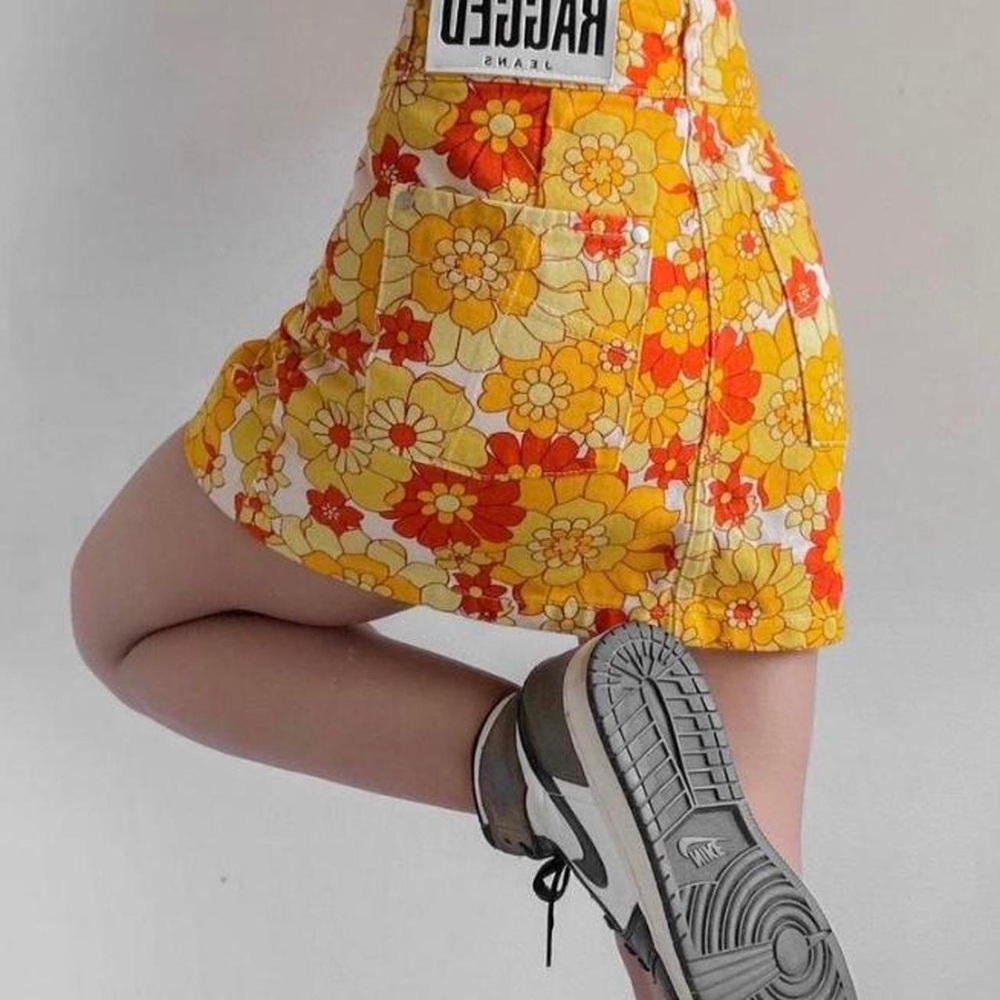 The Ragged Priest Retro Mini Skirt - Picture 2 of 9